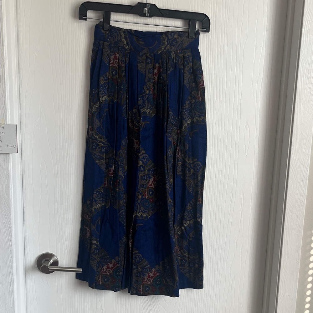Elegant Blue Patterned Skirt